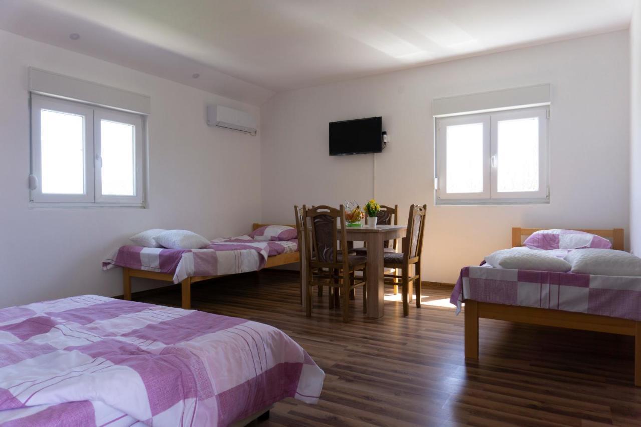 Apartmani Matej 特雷比涅 外观 照片