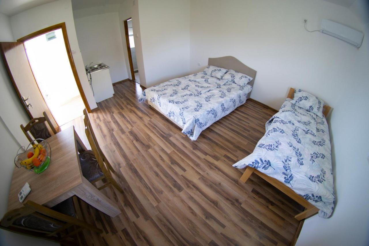 Apartmani Matej 特雷比涅 外观 照片